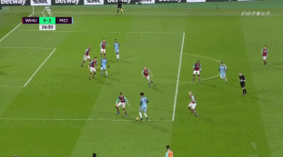 门将扑出关键点球，球迷热议