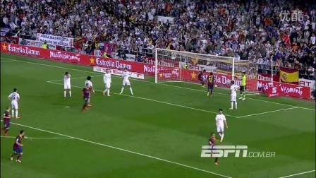 白衣下边是红衣，香港行期间一阿森纳球迷卧底在热刺球迷看台