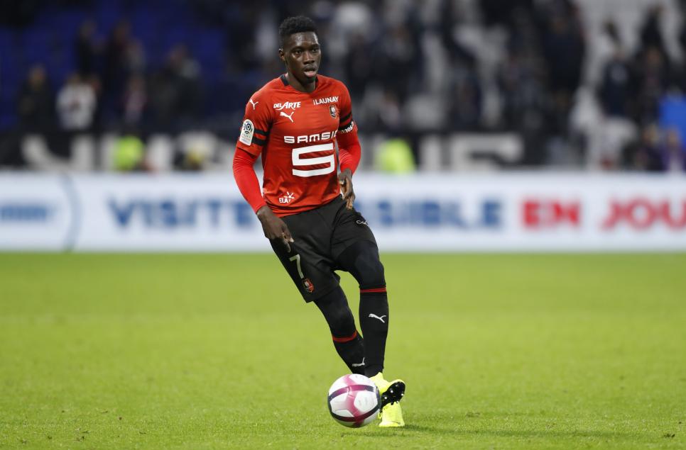 汪涵陪儿子马术竞赛！嚼槟榔超享受，夫妻交替带娃成热议焦点