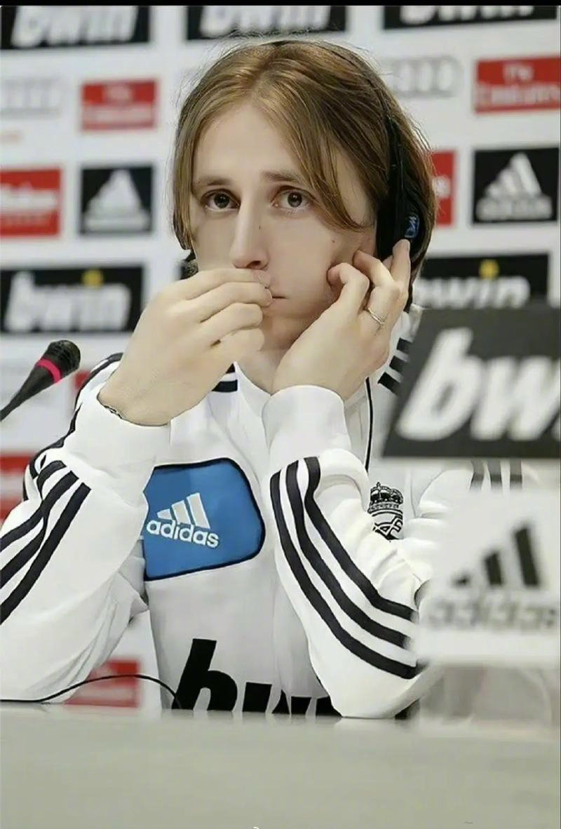 成都客战神户：韦世豪、周定洋先发，胡荷韬、杨明洋出战