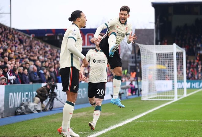 “帅白龙”罗超连克四强，豪取全国自由搏击锦标赛冠军！