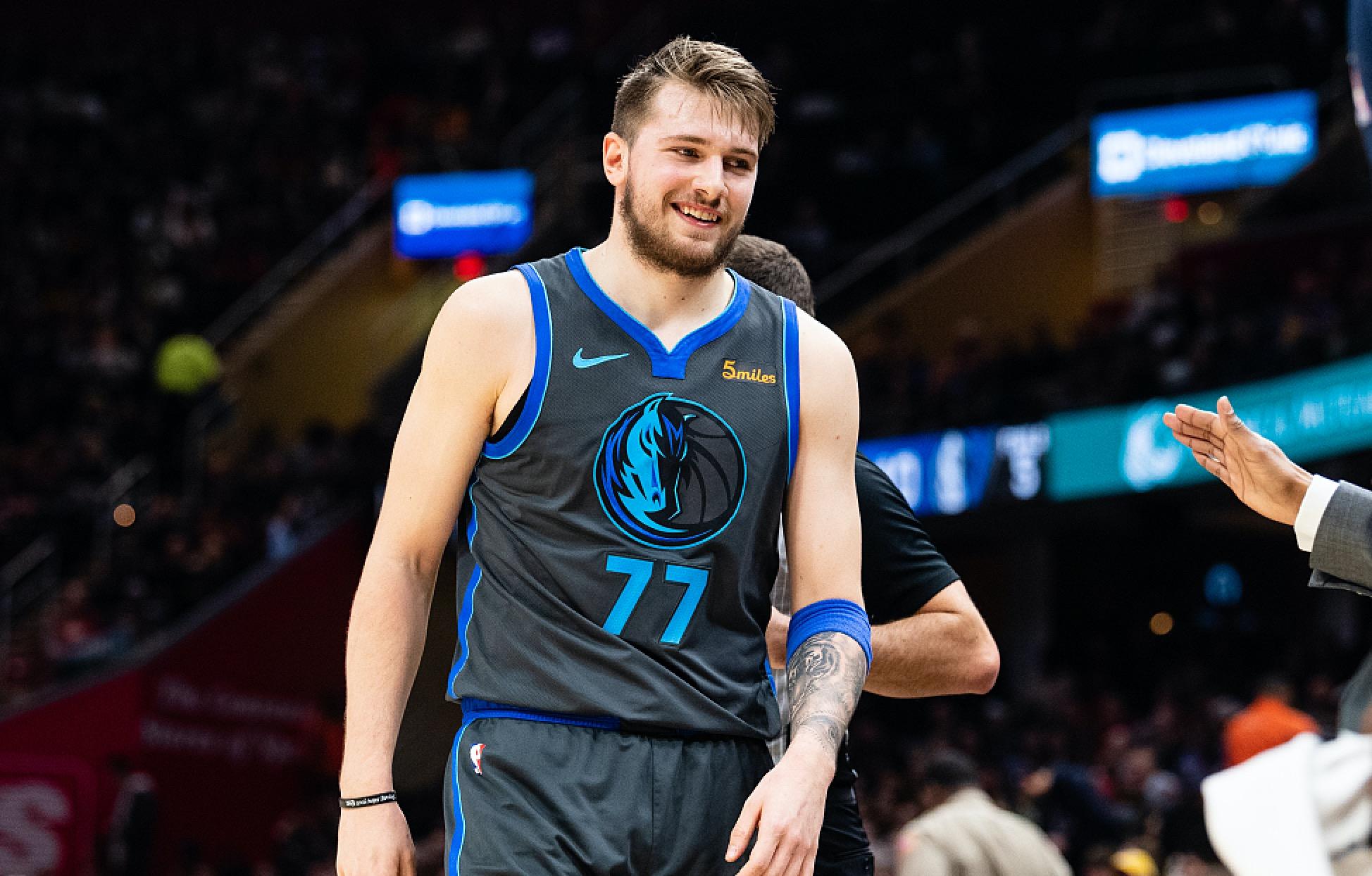 东契奇首秀！三节狂揽489！揭幕战、圣诞大战上来就直接拉满啊！