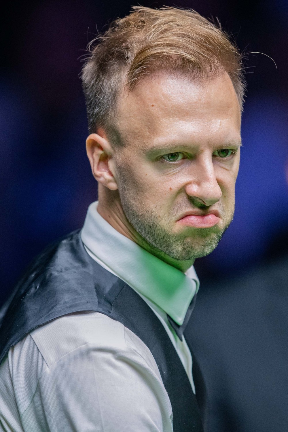 并迅速做出 并迅速做出